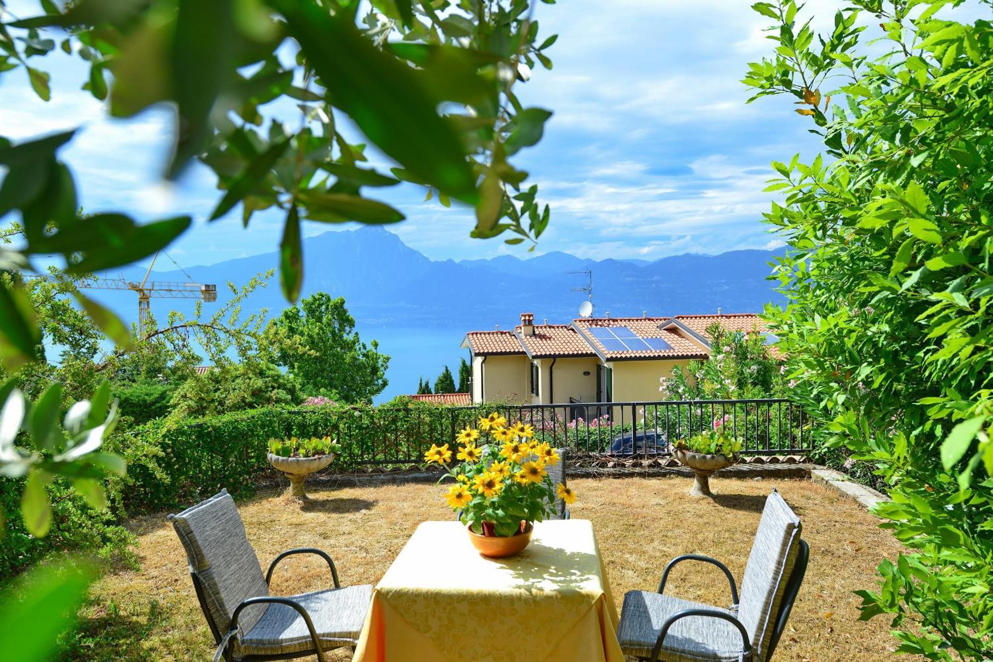Bed And Breakfast Due Leoni Torri Del Benaco Dış mekan fotoğraf